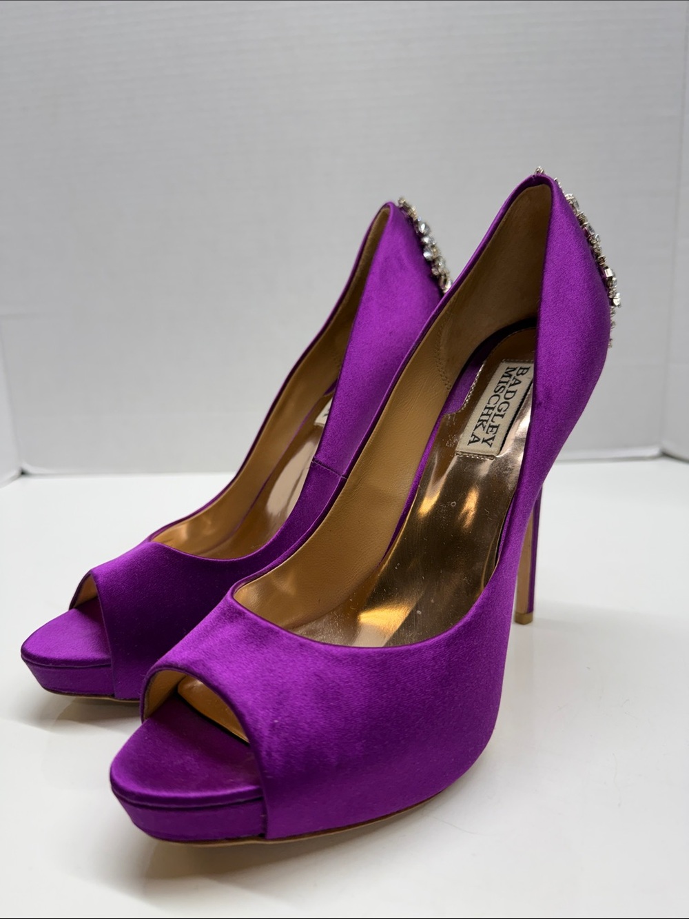 Badgley Mischka Kiara High Heels Pumps Shoes Jeweled Diamond Satin Purple Size 8 - Picture 2 of 11